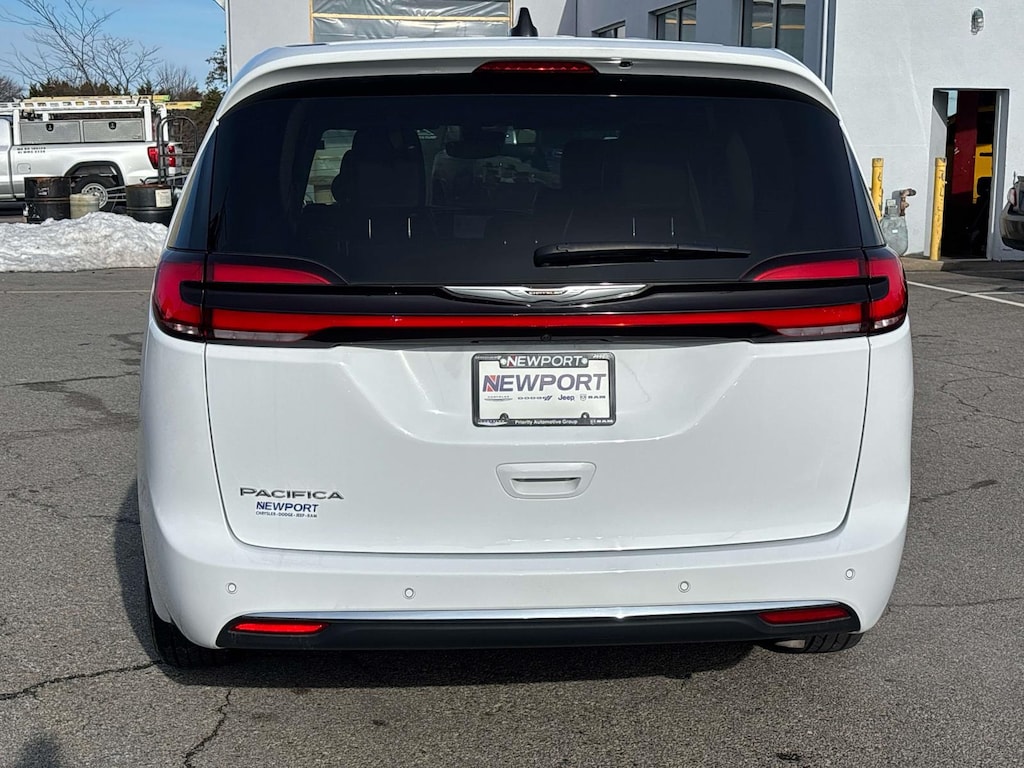Certified 2024 Chrysler Pacifica Touring L Van