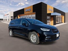 2026 Chrysler Pacifica SELECT Passenger Van