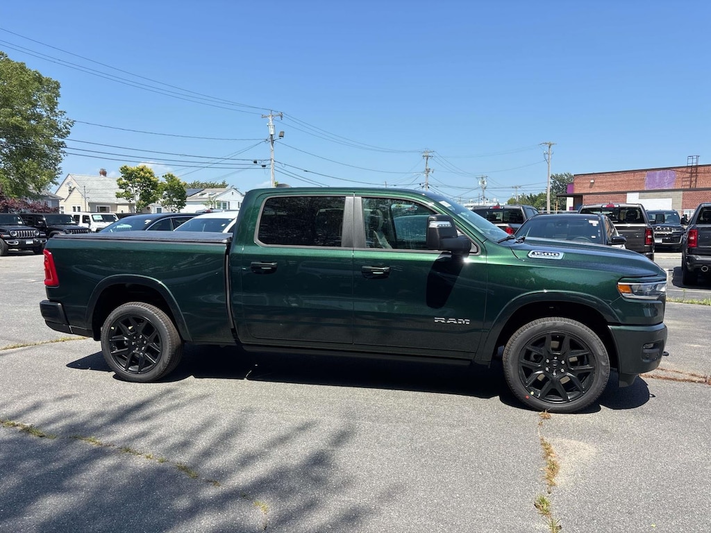 New 2026 Ram 1500 LARAMIE CREW CAB 4X4 6'4 BOX Pickup