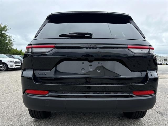2024 Jeep Grand Cherokee Altitude X photo 3