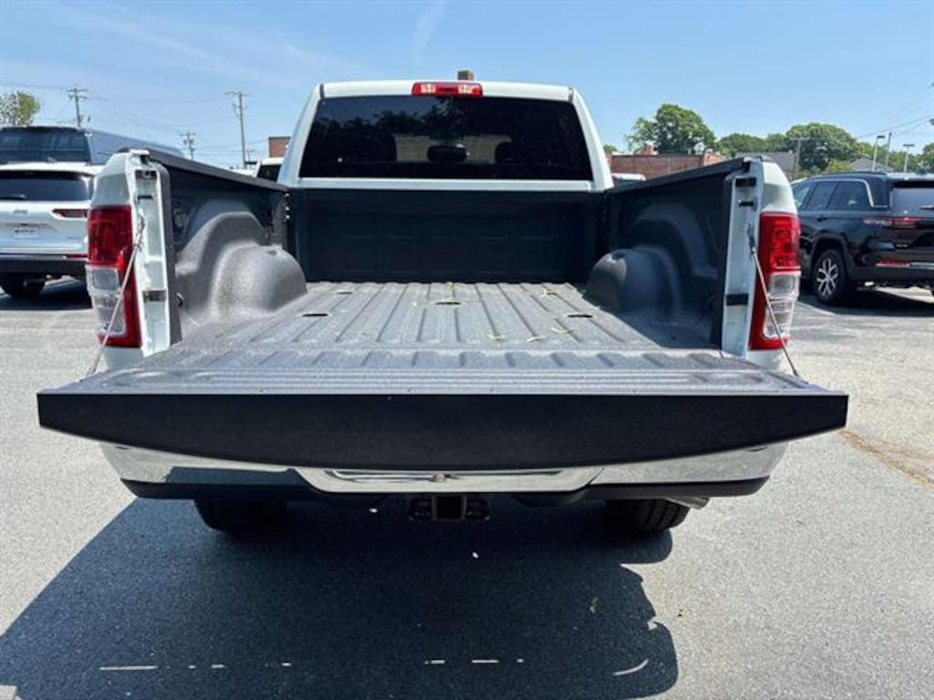 New 2024 Ram 2500 TRADESMAN CREW CAB 4X4 6'4 BOX Pickup