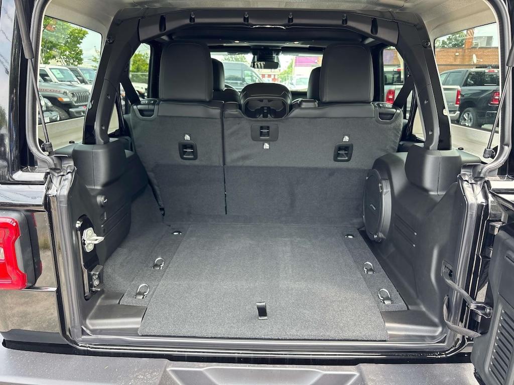 New 2026 Jeep Wrangler 4-DOOR SAHARA Sport Utility