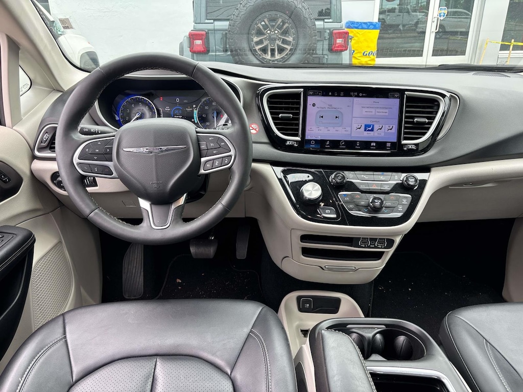 Certified 2024 Chrysler Pacifica Touring L Van