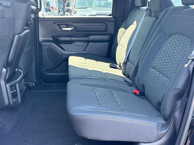 2025 Ram 1500 Tradesman photo 3