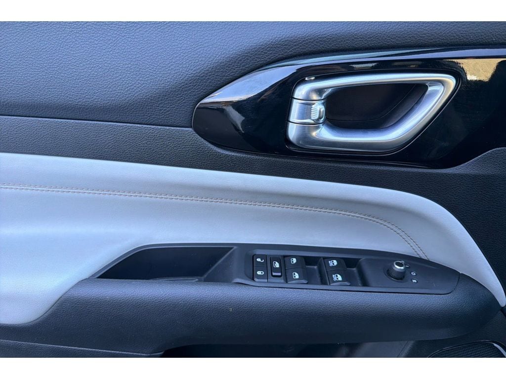 2025 Jeep Compass Limited - Photo 11