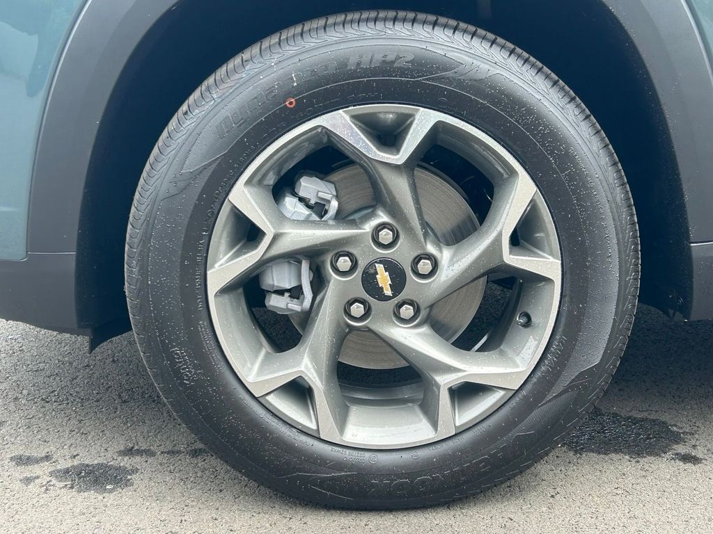 2026 Chevrolet Trax LT - Photo 9