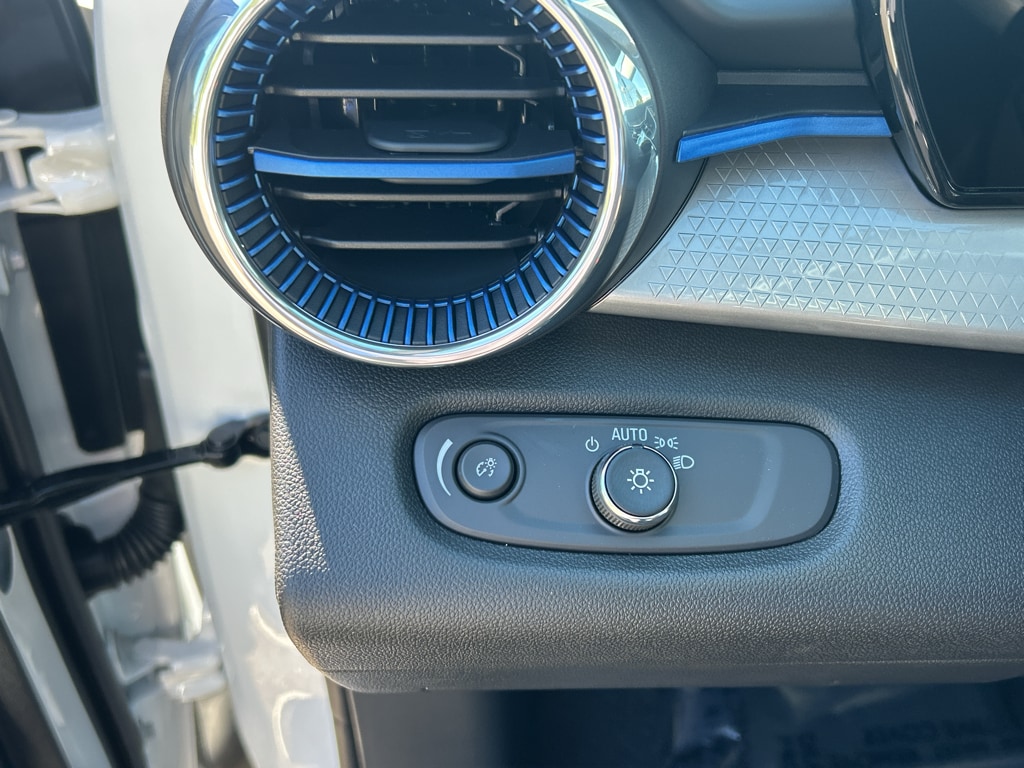 2026 Chevrolet Trax LT - Photo 13
