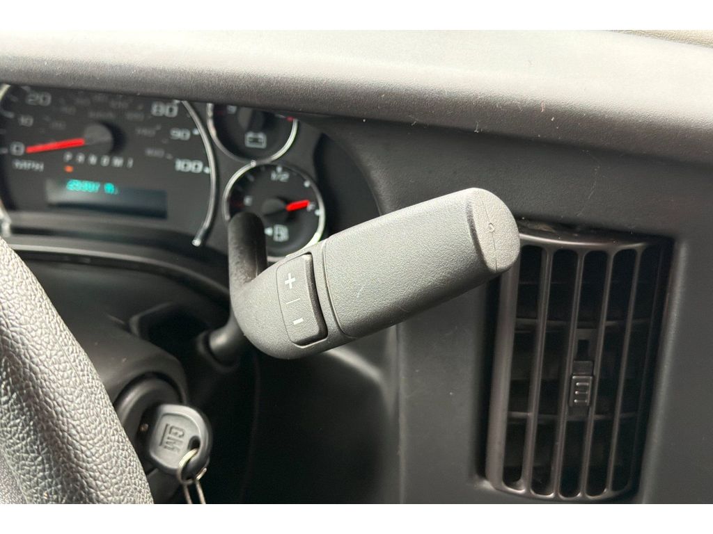 2024 Chevrolet Express Passenger LT - Photo 22
