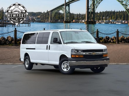 2024 Chevrolet Express Passenger 3500 1LT Van