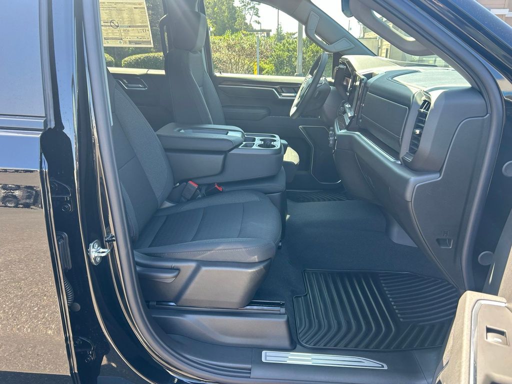 2026 Chevrolet Silverado 1500 RST - Photo 32