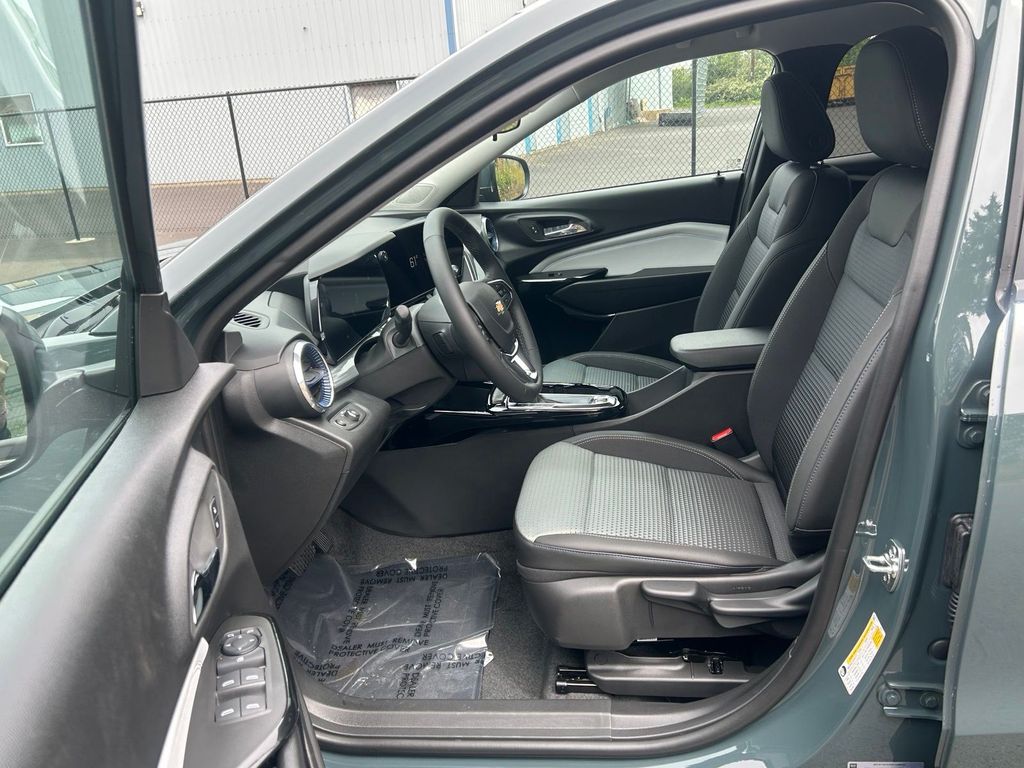 2026 Chevrolet Trax LT - Photo 11