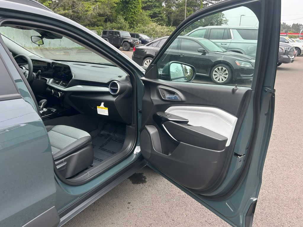 2026 Chevrolet Trax LT - Photo 29