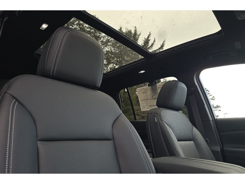 2026 Chevrolet Traverse LT - Photo 18