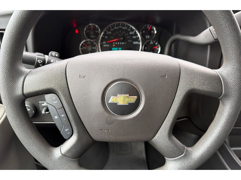 2024 Chevrolet Express Passenger LT - Photo 23