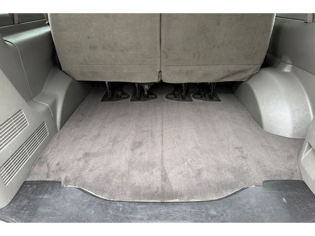 2024 Chevrolet Express Passenger LT - Photo 16