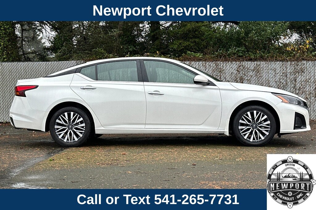 Used 2024 Nissan Altima 2.5 SV Sedan