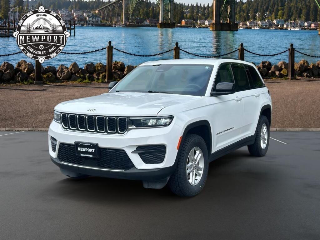 Used 2023 Jeep Grand Cherokee Laredo 4x4 SUV