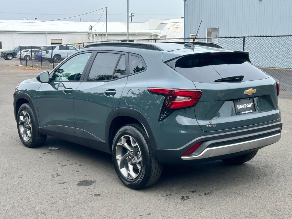 2026 Chevrolet Trax LT - Photo 7