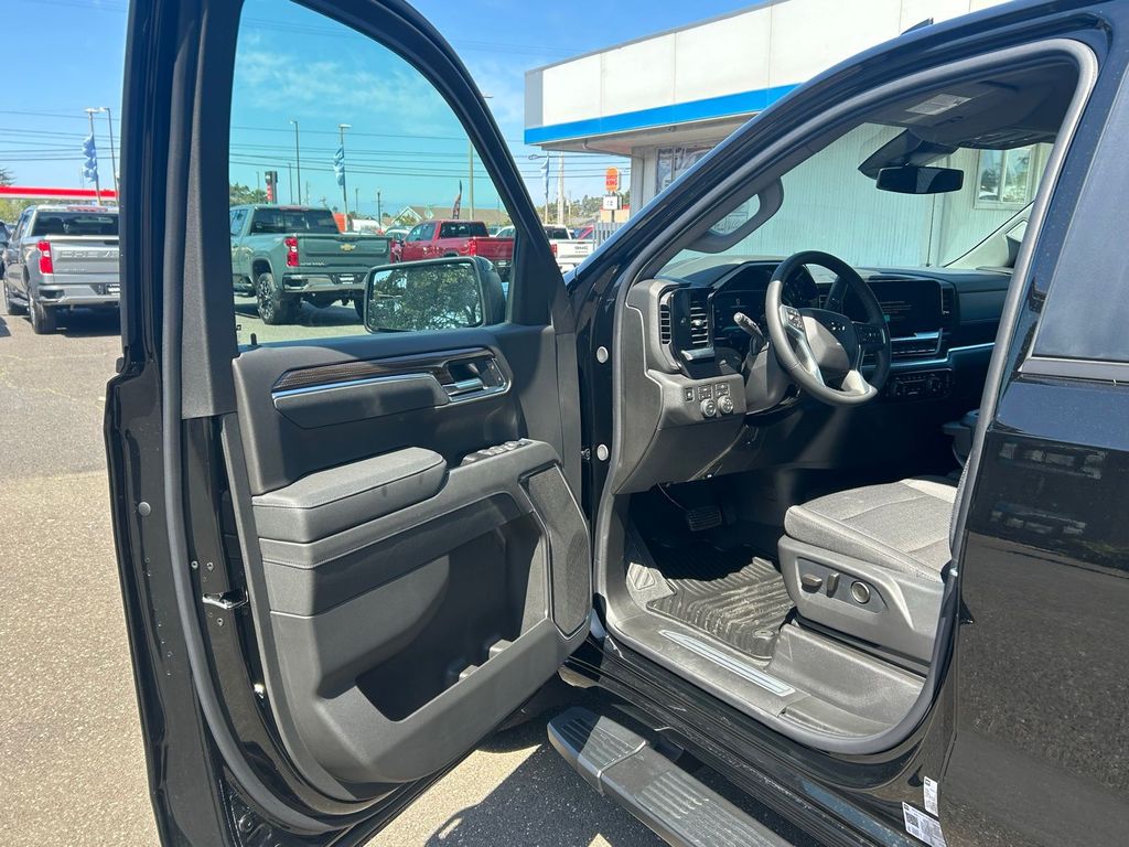 2026 Chevrolet Silverado 1500 RST - Photo 13