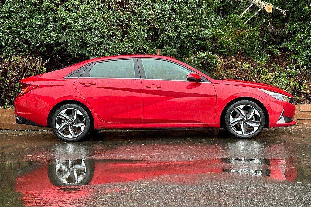 Used 2021 Hyundai Elantra SEL with VIN 5NPLN4AGXMH031105 for sale in Newport, OR