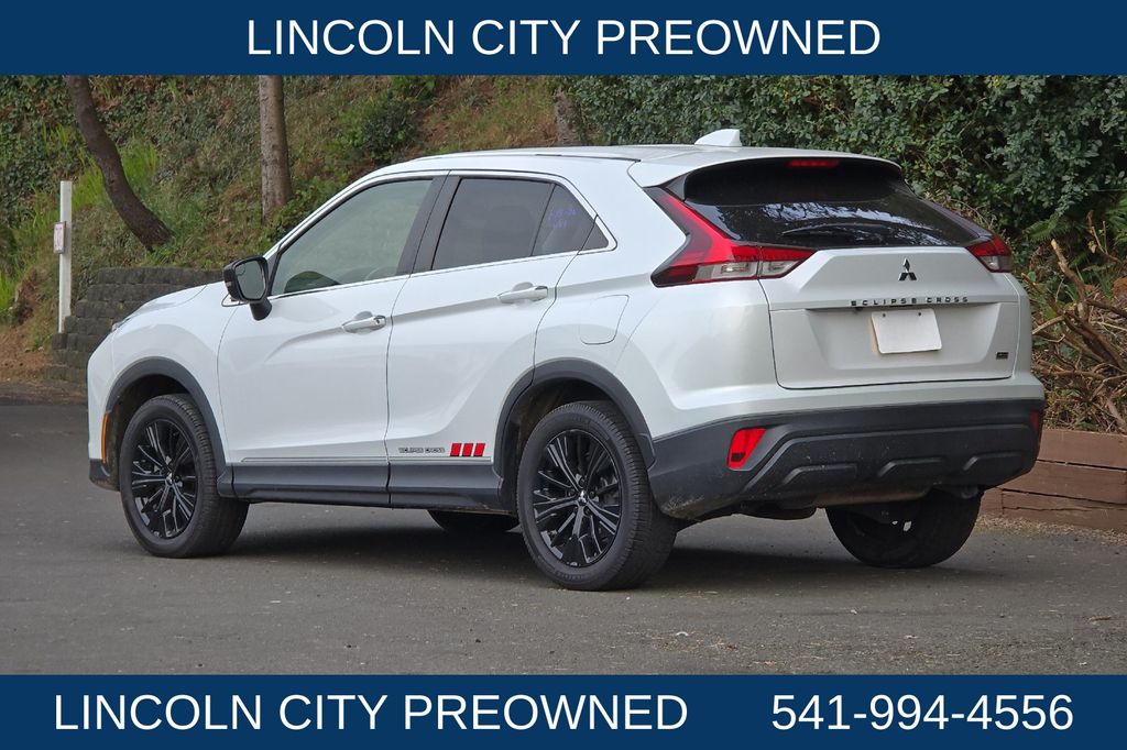 2022 Mitsubishi Eclipse Cross LE - Photo 6