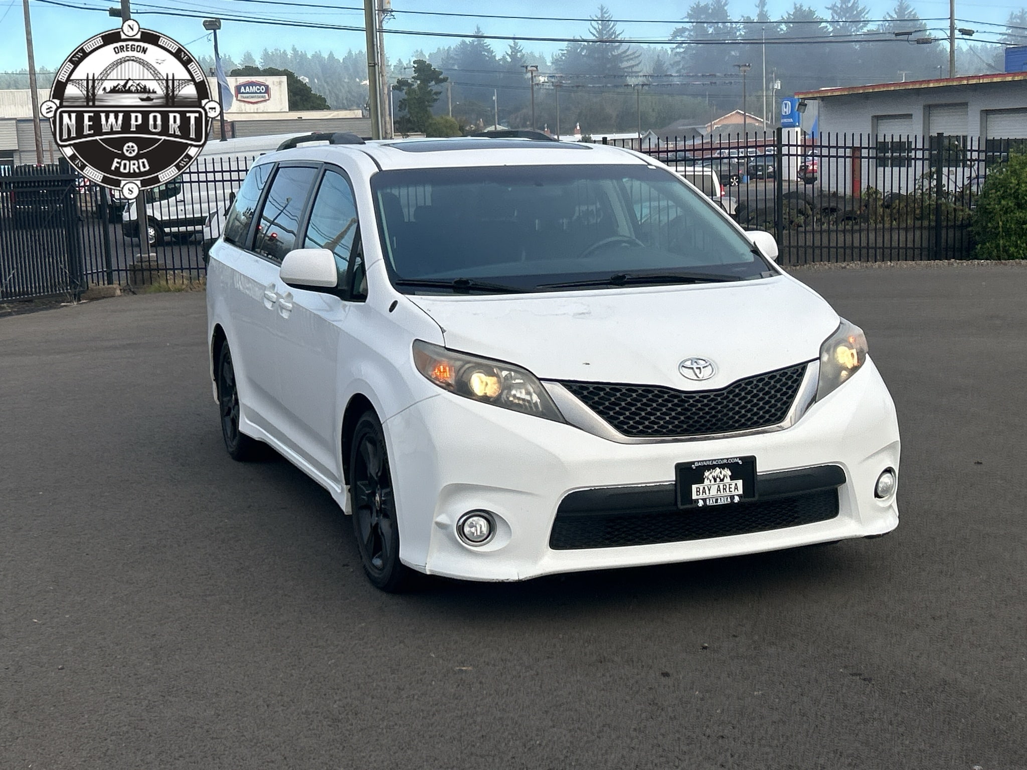 Used 2011 Toyota Sienna SE with VIN 5TDXK3DC5BS052352 for sale in Newport, OR