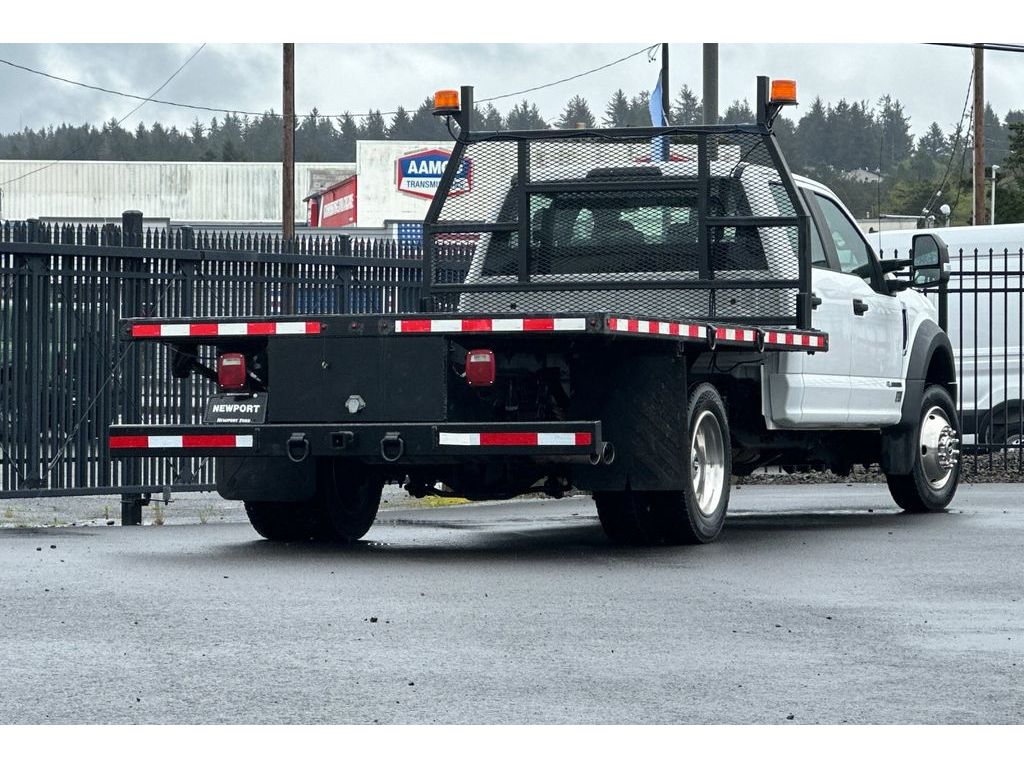 2019 Ford F-550 Super Duty Chassis Cab XL - Photo 4