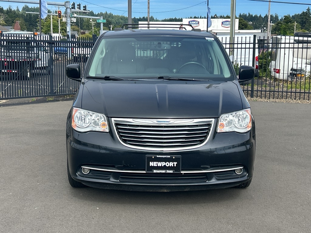 Used 2016 Chrysler Town & Country Touring with VIN 2C4RC1BG3GR292399 for sale in Newport, OR