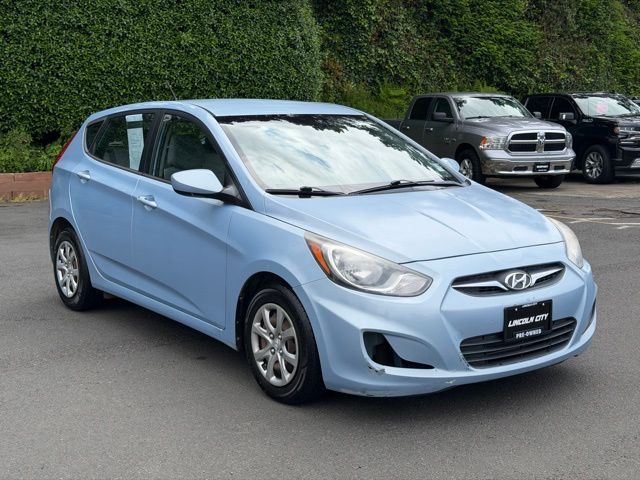 2014 Hyundai Accent GS 5-Door 6-Speed Automatic's photo
