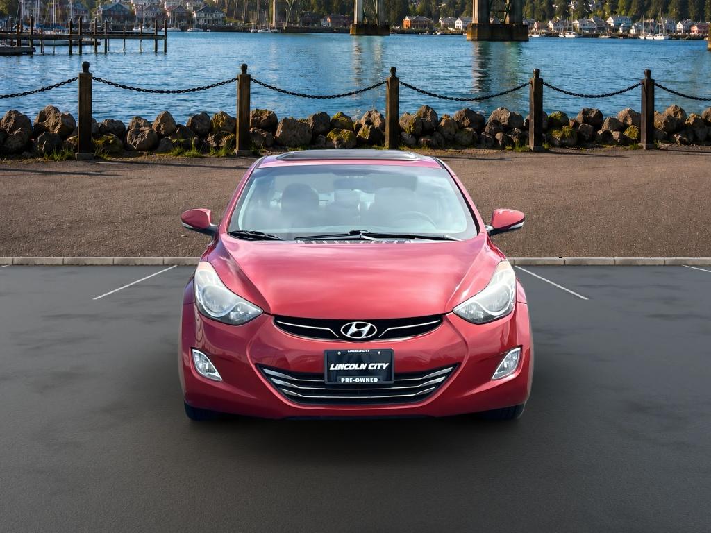 Used 2013 Hyundai Elantra Limited with VIN KMHDH4AE8DU779184 for sale in Newport, OR