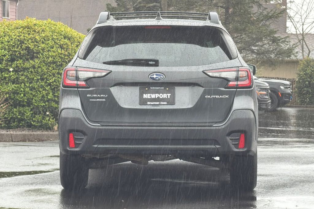 2020 Subaru Outback Premium photo 4