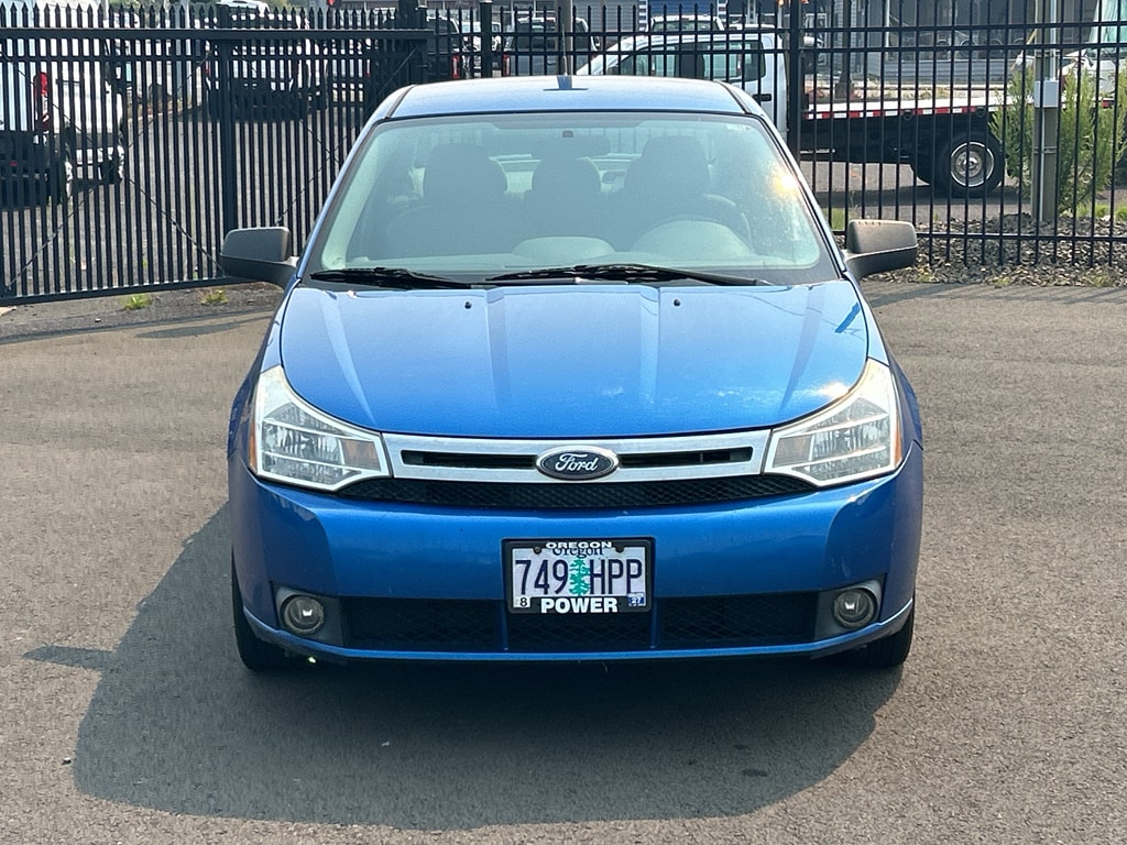 Used 2010 Ford Focus SE with VIN 1FAHP3FN7AW189978 for sale in Newport, OR