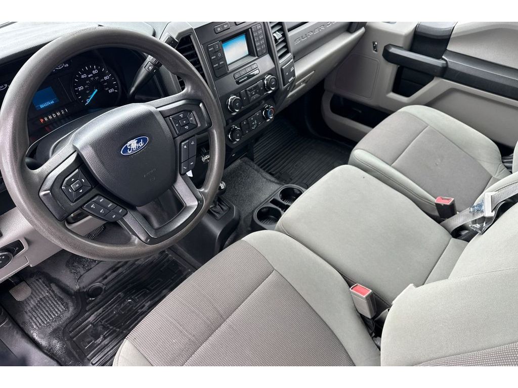 2019 Ford F-550 Super Duty Chassis Cab XL - Photo 11