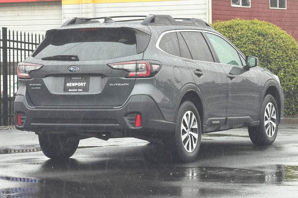 2020 Subaru Outback Premium photo 3