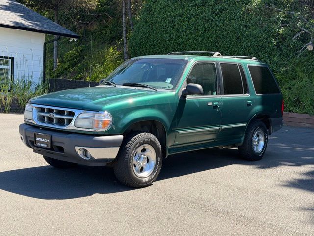 2001 Ford Explorer XLT 4X4's photo