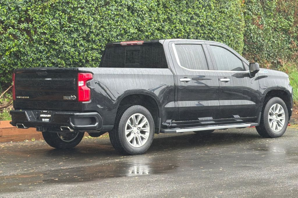 2019 Chevrolet Silverado 1500 High Country photo 2