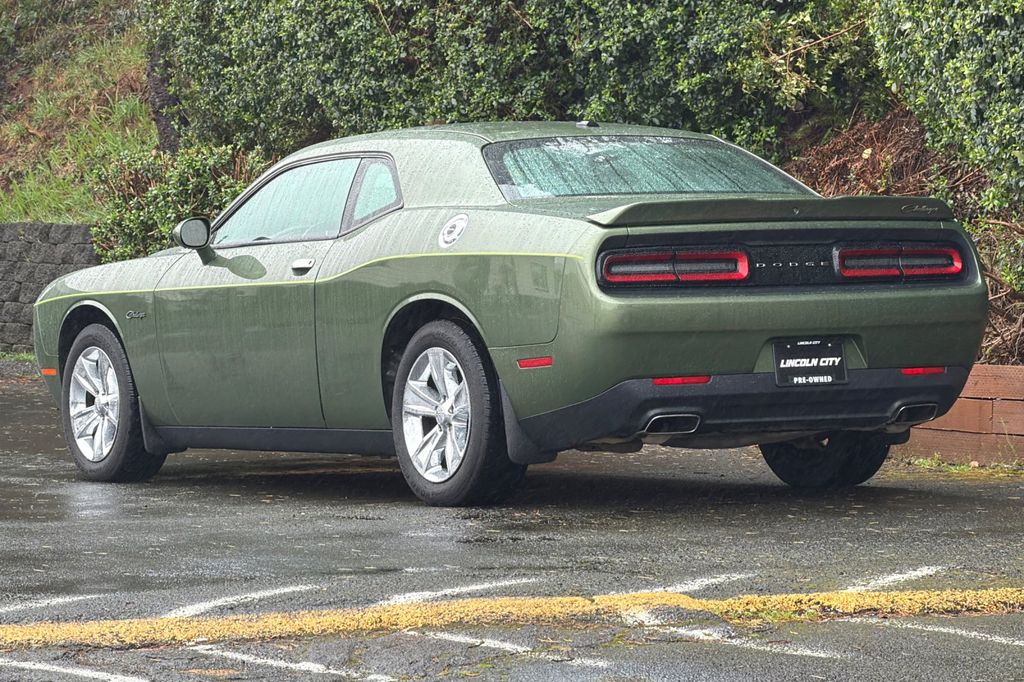 2019 Dodge Challenger SXT photo 4