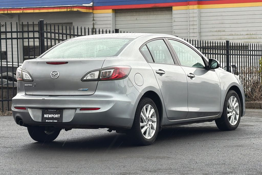 2013 Mazda Mazda3 Touring Sedan photo 3