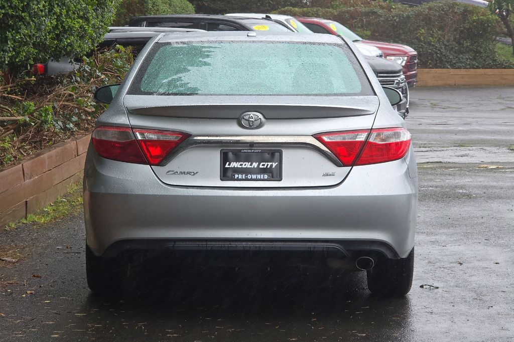 2017 Toyota Camry XLE XSE photo 4