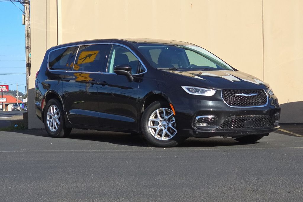 2023 Chrysler Pacifica Touring L