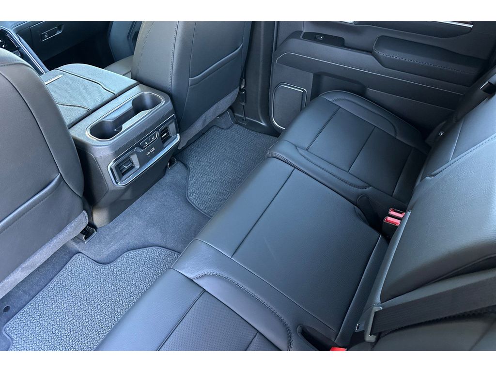 2026 GMC Sierra 3500HD Denali - Photo 9