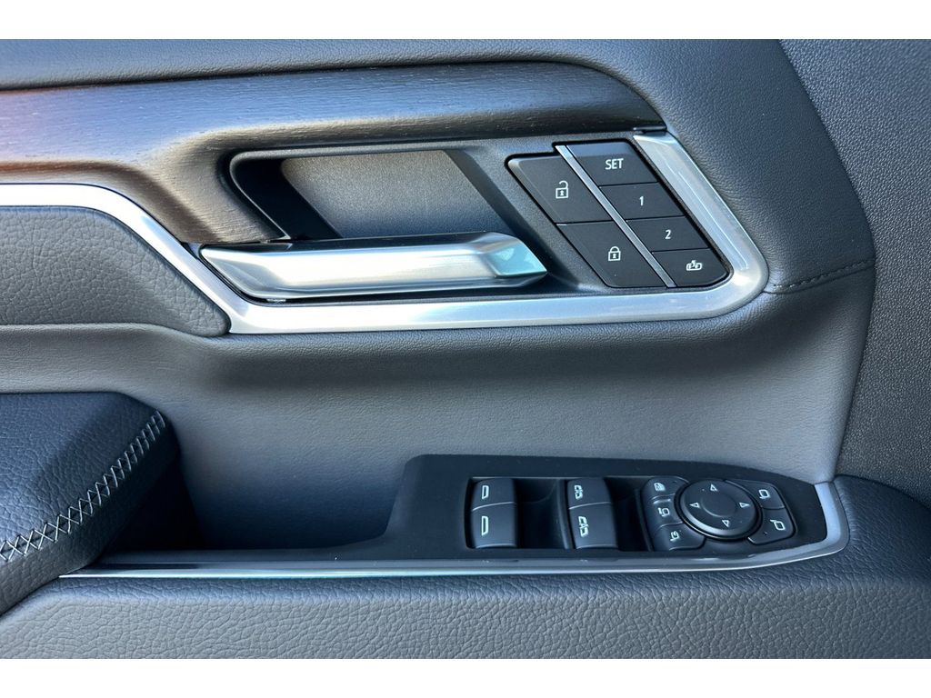 2026 GMC Sierra 3500HD Denali - Photo 8