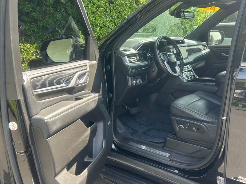 2021 GMC Yukon Denali - Photo 10