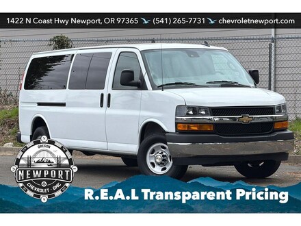2024 Chevrolet Express Passenger 3500 1LT Van