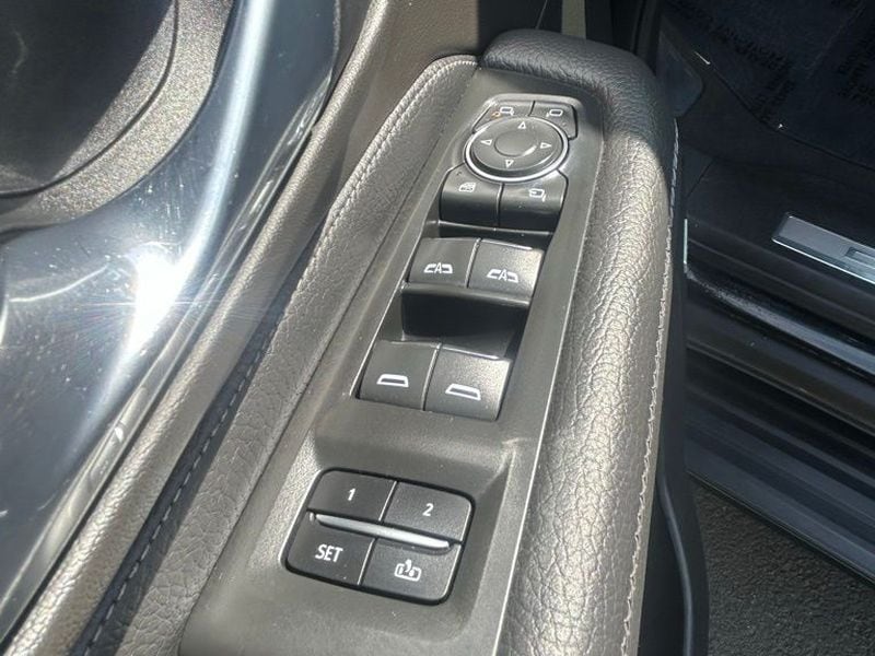 2021 GMC Yukon Denali - Photo 12