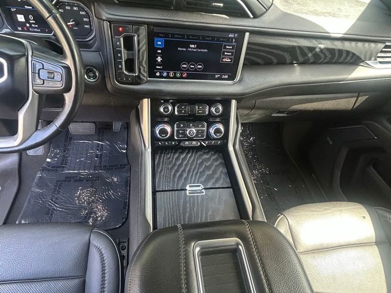 2021 GMC Yukon Denali - Photo 19