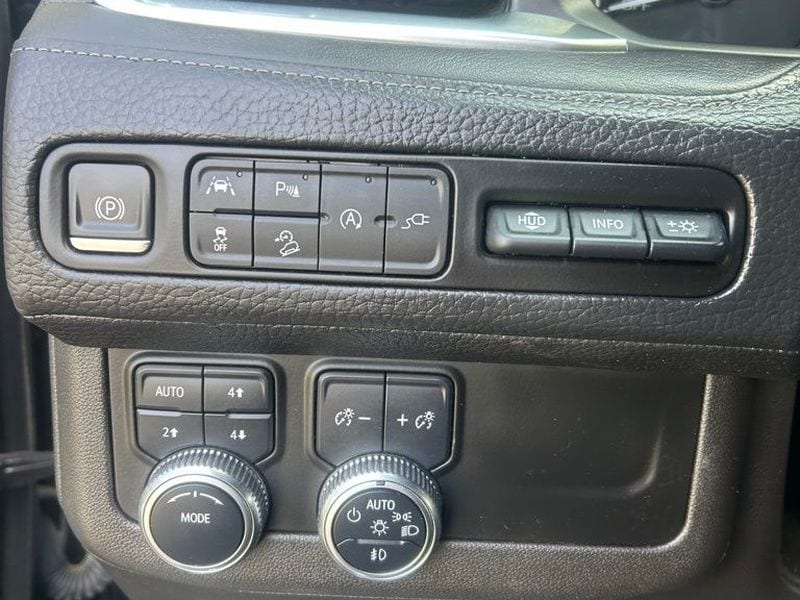 2021 GMC Yukon Denali - Photo 13