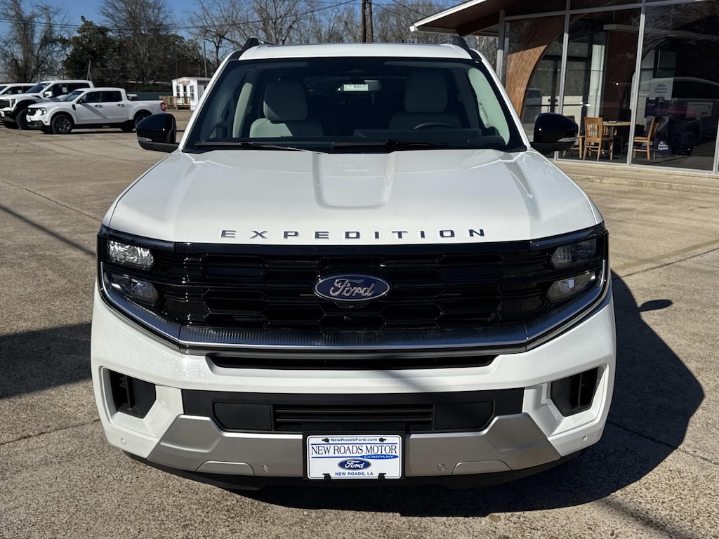 2026 Ford Expedition MAX Platinum photo 2