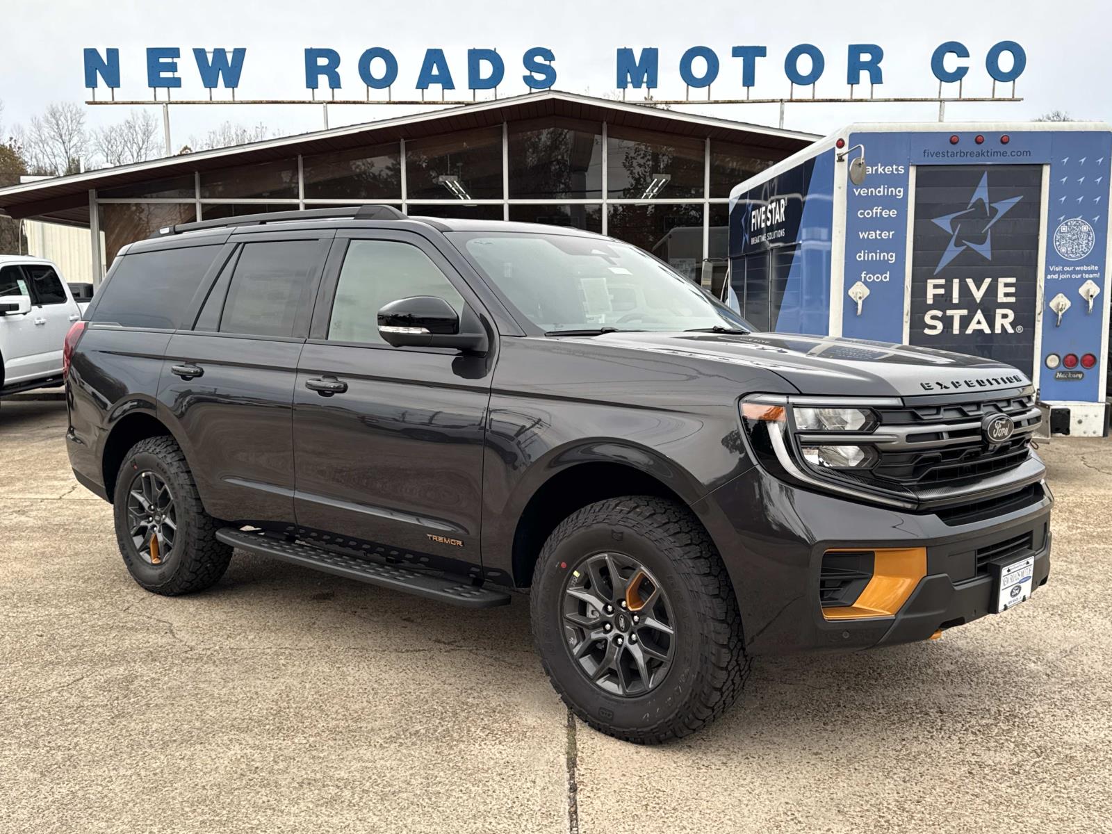 2025 Ford Expedition Tremor's photo