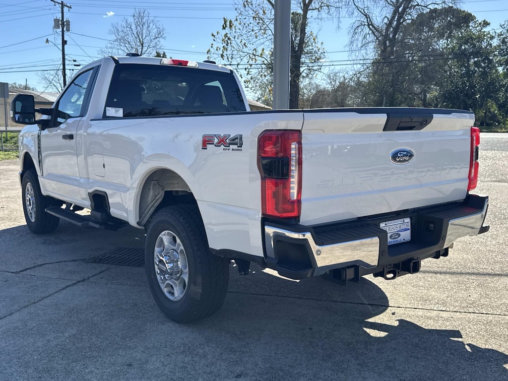 2026 Ford F-350 XLT photo 3